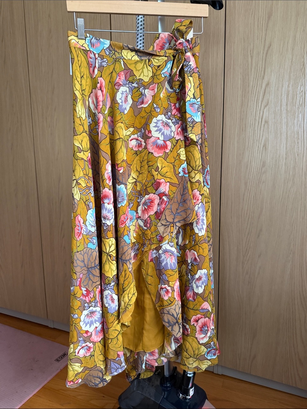 Nicole Miller 100% Silk Mustard Floral High-Low Wrap Skirt Never Worn